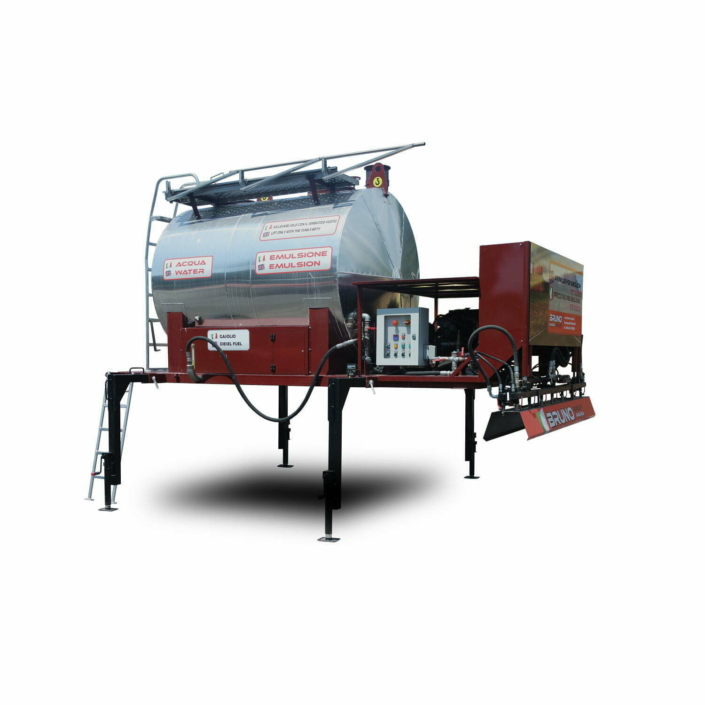 CTE Insulated emulsion and bitumen spraying tank with spray bar CTE Insulated emulsion and bitumen spraying tank with spray bar
